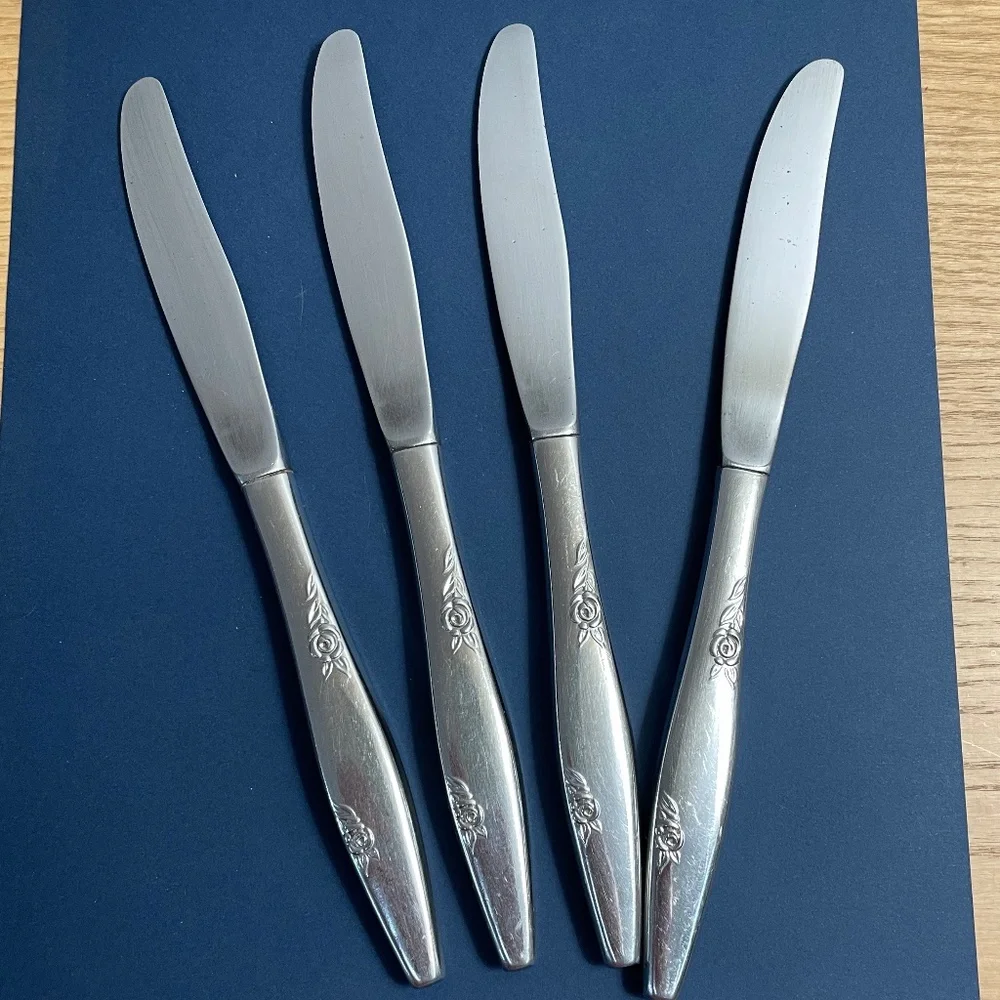 Oneida Stainless Flatware Rose Duet Pattern 4 Dinner Knives USA HTF Pattern